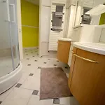 De L'austrasie Appartement