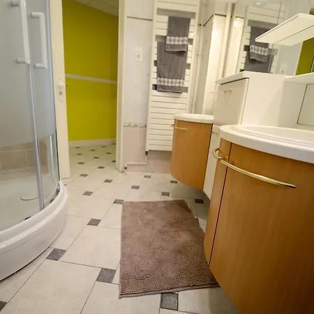 De L'austrasie Apartamento